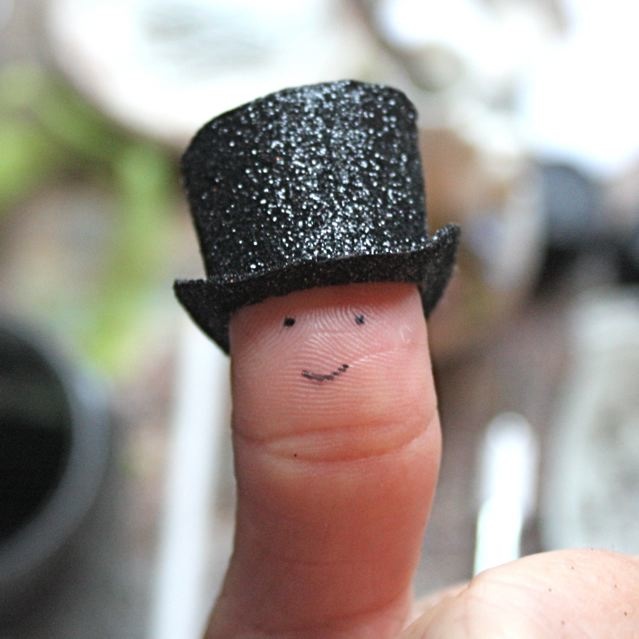 tophatthumb
